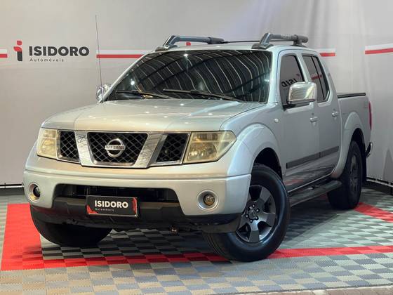 NISSAN FRONTIER 2.5 LE 4X4 CD TURBO ELETRONIC DIESEL 4P AUTOMÁTICO